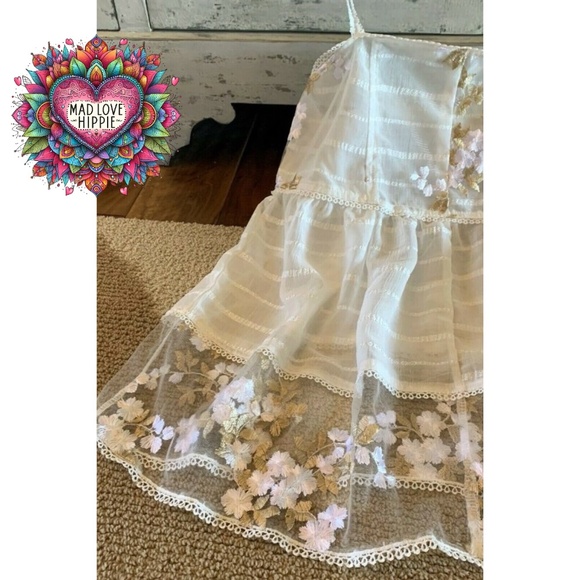 POL Floral Embroidered Sleeveless Babydoll Top - Picture 10 of 11